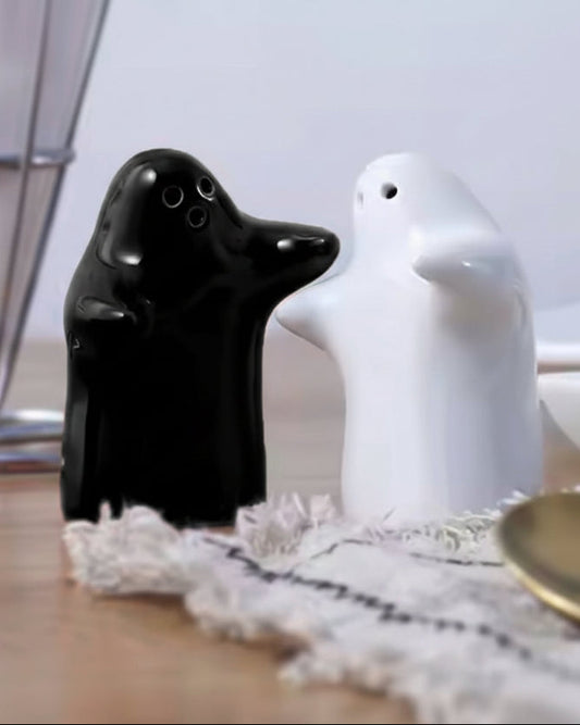 Ceramic Salt And Pepper Seasoning And Spice Shakers Cute (2 Pcs Set)
